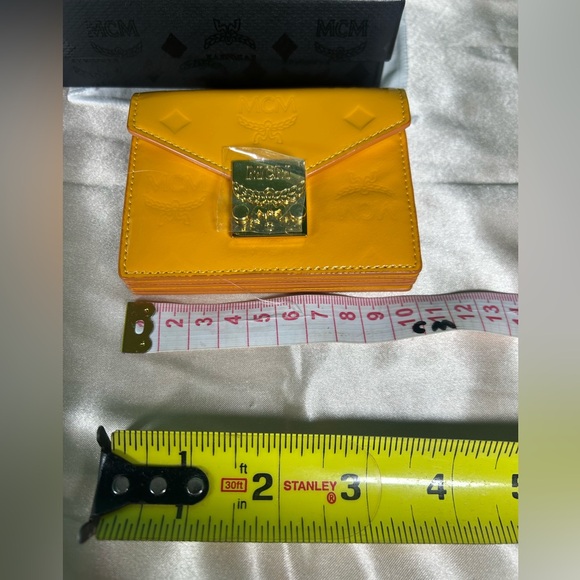 McM Wallet with Dust Bag, Box and Recipe - Picture 15 of 16